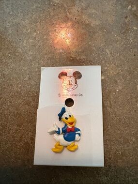 Vintage Disney Donald Duck Blue White Yellow Pin/Button